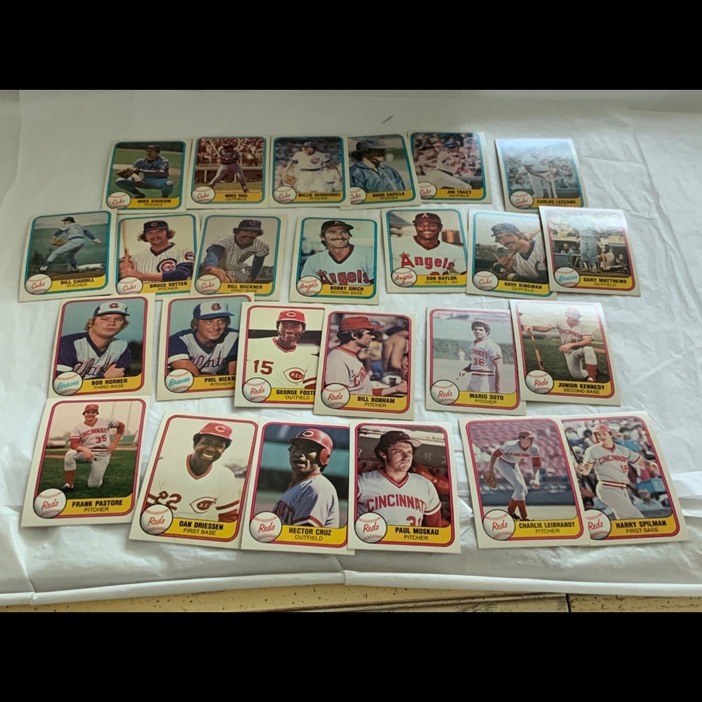 Bundle of Baseball Cards Lot 211